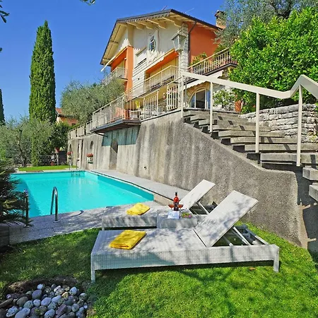 Chiara * Gardone Riviera