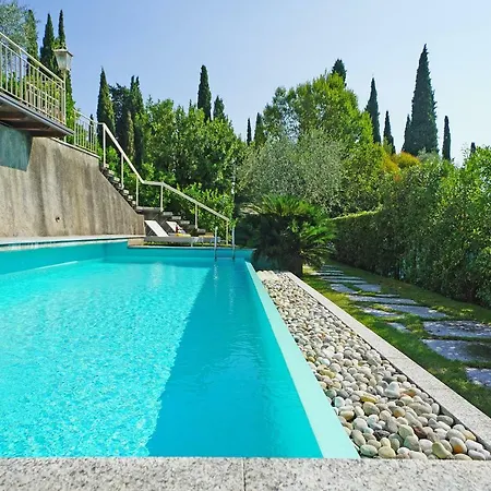 Chiara Villa